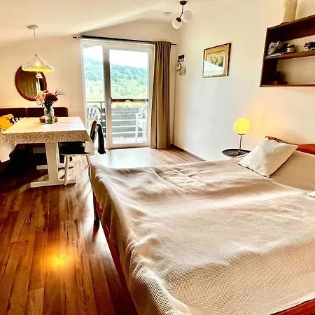 Cozy With A Wonderful Panoramic View Daire Schiefling am See